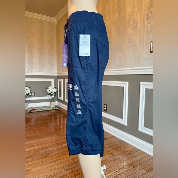 Gloria Vanderbilt! Willa/Navy Capris/Missy size-6/roll up/roll down-hem - Picture 3 of 16